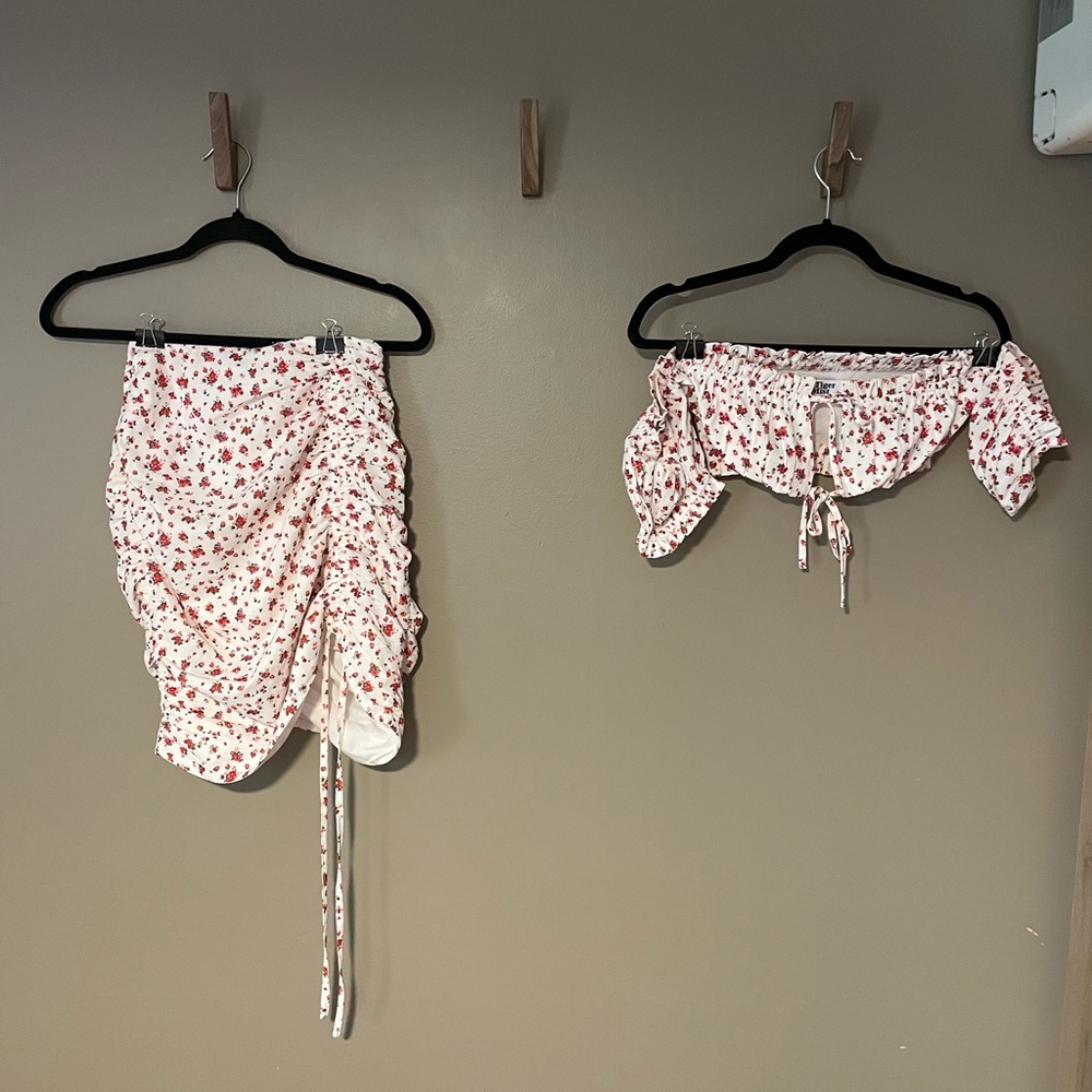 Tiger Mist 2-piece white & floral set